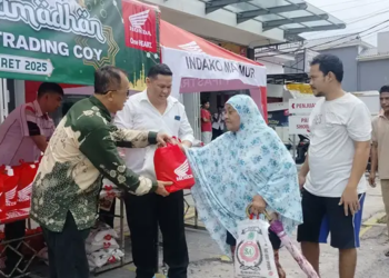 Foto: Bantu Warga Kurang Mampu, Honda Tunjukkan Indahnya Berbagi di Bulan Suci 7