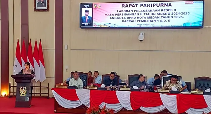 Anggota DPRD Medan Dr Lily saat menyampaikan hasil reses Dapol) 1 sampi 5 dalam rapat paripurna di gedung DPRD setempat, Selasa (25/3/2025).(Ist)