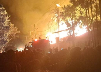 Gudang Kayu di Tebing Tinggi Terbakar