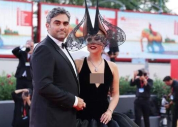 Unik! Helai Rumput Jadi Cincin Tunangan Lady Gaga