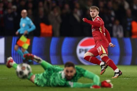 Harvey Elliott bawa Liverpool tekuk PSG di kandangnya.