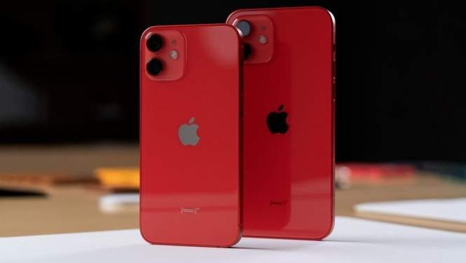 iPhone mini.