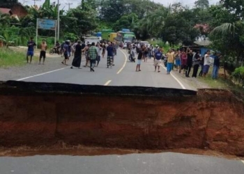 Jalan Sumbar-Jambi Putus Total