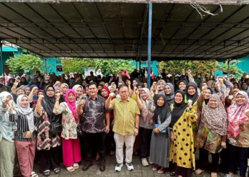 Foto: Sofyan Tan Bikin Sejumlah Ibu Tak Kuasa Menahan Menangis 6