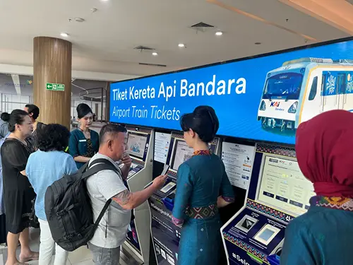 Menyambut Lebaran 2025, PT Railink operator KA Bandara di Medan dan Yogyakarta menawarkan diskon tiket serta layanan pemeriksaan kesehatan gratis bagi penumpang.(Dok:KAI Bandara)