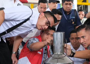 Foto: Pertamina Patra Niaga Sumbagut dan Lintas Stakeholder Tinjau Pendistribusian dan Cek Kualitas BBM di SPBU Medan 5