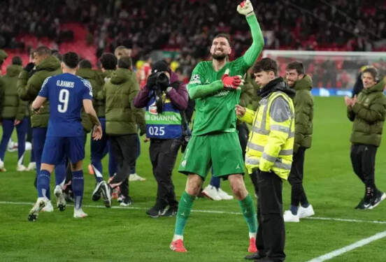 PSG singkirkan Liverpool dari Liga Champions lewat adu penalti.