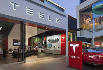 Penjualan Tesla Anjlok Tajam!