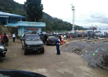 Penumpang Kapal Tigaraja -Samosir Membeludak