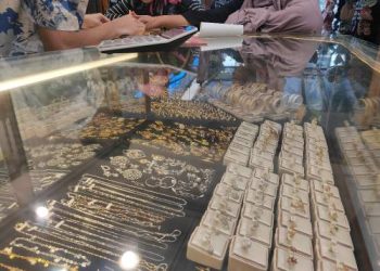 Warga Medan Ramai-ramai Beli Emas