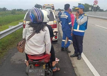 Pemotor Terobos Jalan Tol Medan-Kualanamu-Tebing