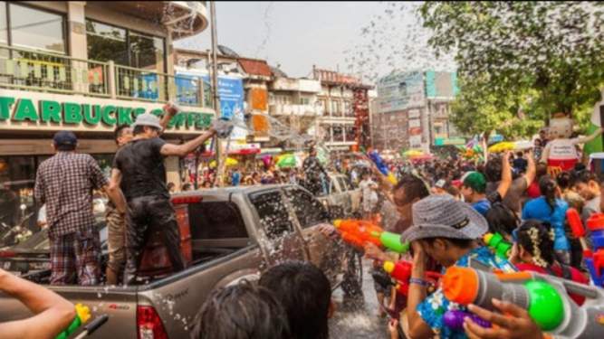 Foto: Festival Songkran di Thailand.