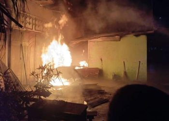 2 Ruko – 1 Kios Pulsa di Binjai Terbakar