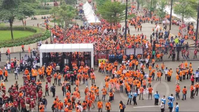 Foto: Demo buruh.