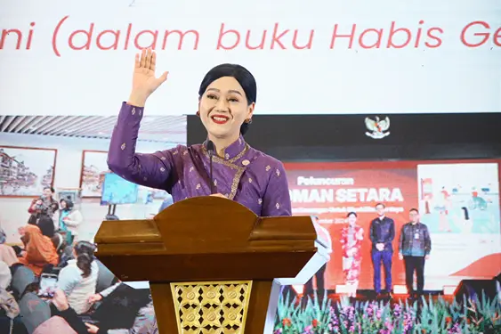 Pentingnya Literasi Keuangan Bagi Perempuan Hebat Pekerja Migran Indonesia 1 Kepala Eksekutif Pengawas Perilaku Pelaku Usaha Jasa Keuangan, Edukasi dan Pelindungan Konsumen OJK, Friderica Widyasari Dewi.(Dok:OJK)