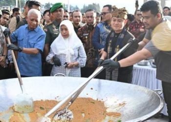 Gubsu-Bobon Santoso Masak Besar Diserbu Ribuan Warga