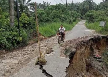 Jalan Siantar-Kisaran Nyaris Putus