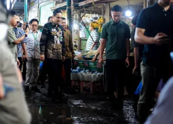Foto: Kerap Kebanjiran, Rico Waas Tinjau Pasar Simalingkar 3
