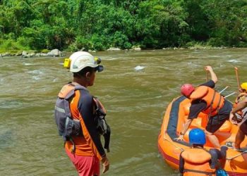 Basarnas Kesulitan Cari 3 Penumpang Mobil Terjun ke Sungai Lae Kombih