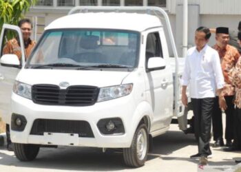 Jokowi Digugat Rp 300 Juta Gegara Mobil Esemka