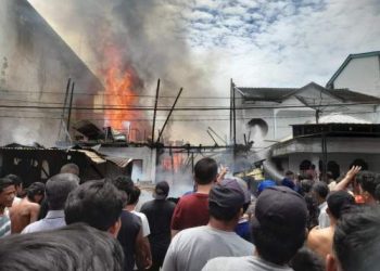 Rumah Lantai Dua di Sibolga Ludes Terbakar