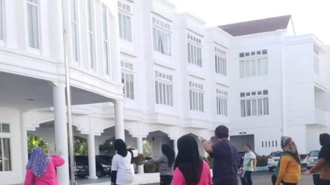 Foto: ASN dalam suatu kesempatan di Kantor Inspektorat Sumut, Jalan Wahid Hasyim Medan.