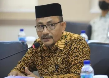 Foto: Anggota DPD RI asal Aceh, Sudirman Haji Uma Terima Laporan Warga Lamdingin Mengalami Penyiksaan di Kamboja 5