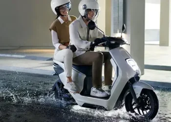 Foto: Ajak Pecintanya #cari_aman, Honda Bagi Cara Mencegah Aquaplaing 5