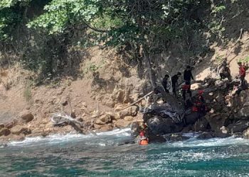 Seorang Pemuda Terjatuh dari Tebing Saat Memancing Bersama Teman