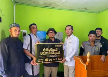 Indosat melalui ZIS Indosat kembali menegaskan komitmennya dalam memberdayakan Indonesia melalui dukungan elektrifikasi di wilayah rural.(Dok:Indosat)