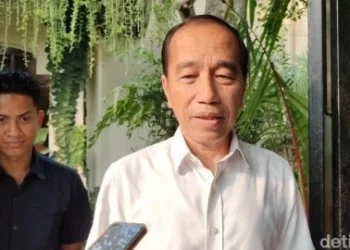 Foto: Jokowi Masih Lakukan Kalkulasi Jika Mendaftar Calon Ketum PSI 9