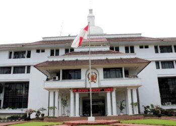 Viral Video Camat Medan Barat Diduga Sesak Napas saat Diperiksa di Inspektorat