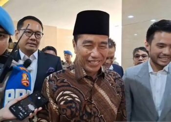 Foto: Selesai Uji Labfor, Ijazah Jokowi Dinyatakan Asli 4