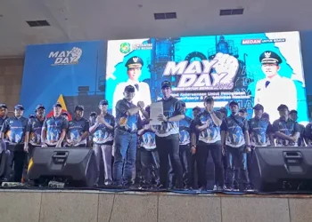 Foto: Wali Kota Medan: Buruh Bagian Terpenting Dalam Pembangunan 2