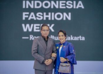 Foto: Bersama Desainer Medan, Rico Waas dan Ketua TP PKK Hadiri IFW 2025 3