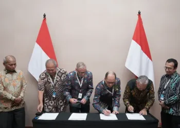 Penandatanganan Domestic Swap Agreement dan Gas Sales Agreement oleh PGN dengan West Natuna Group untuk memenuhi kebutuhan gas domestik, bertepatan dengan IPA Convex 2025 pada Rabu (21/5/2025). Penandatanganan disaksikan langsung oleh Kepala SKK Migas Djoko Siswanto.(Dok:PGN)