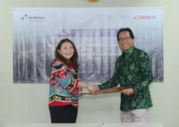 Penandatanganan Memorandum of Understanding (MOU) kerja sama pemanfaatan WK Tungkal oleh Direktur Komersial PGN Ratih Esti Prihatini dan General Manager MOTL Hendra Jaya, pada Jumat (9/5/2025).(Dok:PGN)