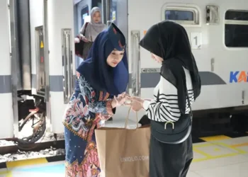 Foto: Hari Pertama Long Week End Waisak, Penumpang KA di Sumut Melonjak 9 Persen 7