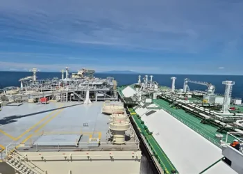 PGN melaksanakan proses ship-to-ship (STS) transfer LNG melalui Anak Usaha yaitu PT PGN LNG Indonesia (PLI).(Dok:PGN)