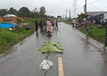 Tragis! Tergelincir Lalu Ditabrak Bus di Dairi, Sepasang Kekasih Tewas