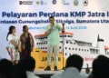 Bobby Nasution saat acara pelepasan Pelayaran Perdana KMP Jatra II, di Pelabuhan Angin Gunungsitoli, Jumat (13/6).(Diskominfo Sumut)