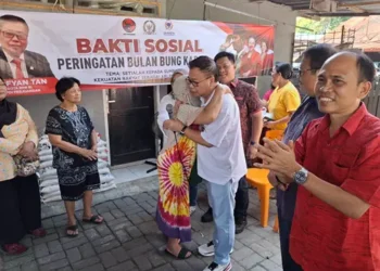 Kegiatan Baksos dr Sofyan Tan pada Peringatan Bulan Bung Karno di Gang Dipanegara, Padang Bulan, Kecamatan Medan Baru .(Ist)