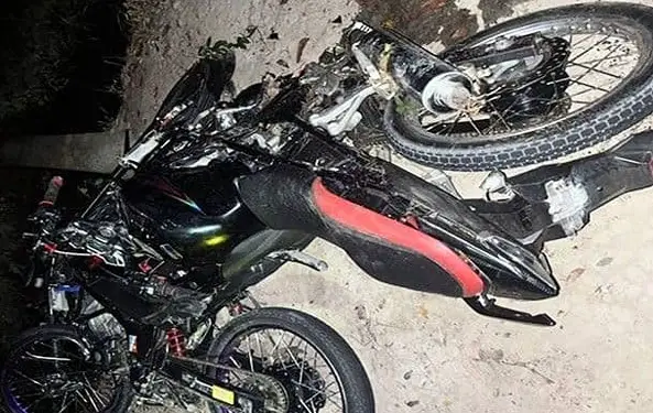 Foto: Motor yang terlibat dalam kecelakaan mengalami kerusakan parah.(Istimewa)