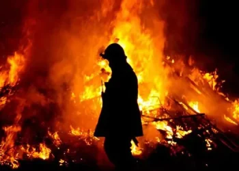 Foto: Tiga Rumah Digunakan sebagai Kafe Terbakar Habis di Dairi 8
