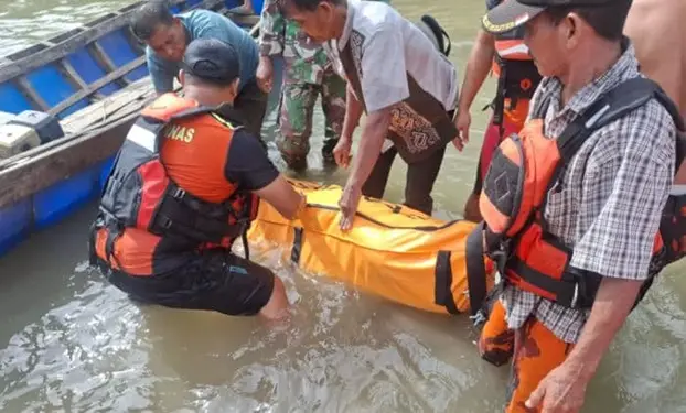 Foto: Jenazah seorang remaja bernama Surya Febrian yang berusia 15 tahun, ditemukan dalam keadaan tidak bernyawa di Sungai Asahan pada Senin sore, 16 Juni 2025.(Istimewa)