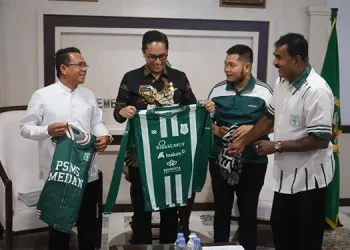 Foto: Rico Waas Tawarkan Dua Lapangan Tempat Latihan PSMS 8