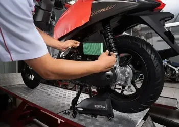 Foto: Waspada, Ini Bahaya Jika Air Masuk ke Filter Udara Motor 8