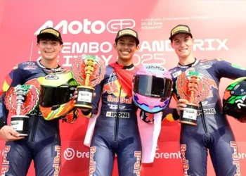 Foto: Menegangkan, Veda Ega Pratama Menang saat Mendekati Garis Finis 6
