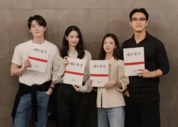 Foto: Shin Min Ah dan Lee Jong Suk Bintangi Drakor The Remarried Empress 8