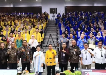 Pelaksanaan Student Integrity Campaign (In Camp) di Universitas Lambung Mangkurat, Banjarmasin, Senin yang diikuti oleh 440 mahasiswa secara offline dan 420 mahasiswa secara online.(Dok:OJK)